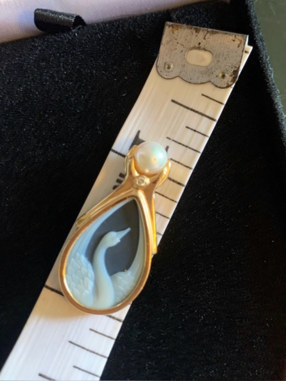 Rare Vintage Estate Solid 14K Yellow Gold Blue Agate Swan Cameo Pendant - Picture 3 of 5